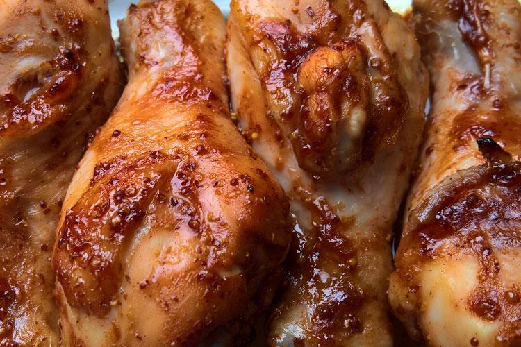Glazed chicken drumsticks after the oven.