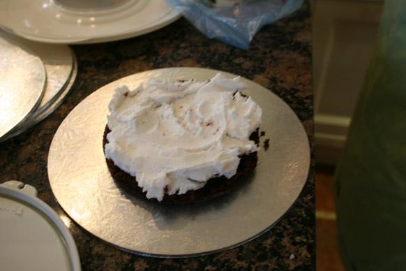 Decorating a cake step 3.