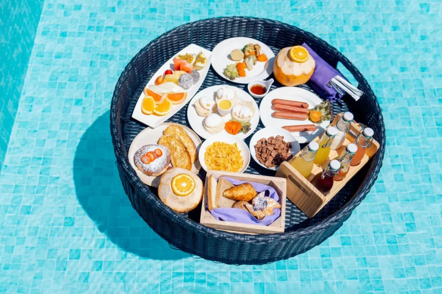 A floating breakfast, popular in Maldivan resorts.