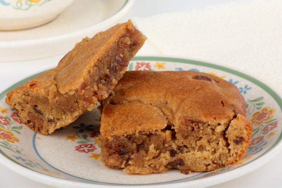 Blondie peanut bar.