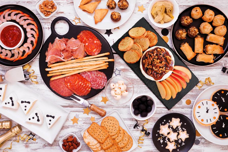 New Year´s evening table with grazing boards.